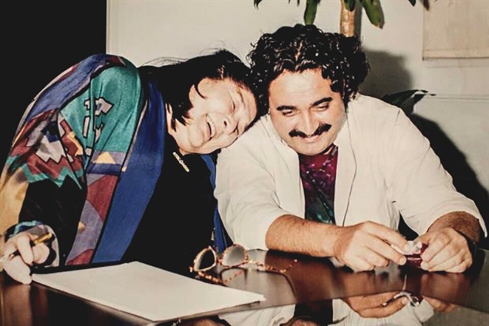Aprile junto a Mercedes Sosa, de quien publicó una exitosa recopilación en los '90. (Fuente: Archivo Pelo Aprile)