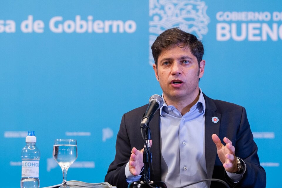 "El contrato dice que cuando el laboratorio ponga a disposición vacunas, la provincia de Buenos Aires tiene oportunidad de adquirirlas", explicó Kicillof. (Fuente: NA)