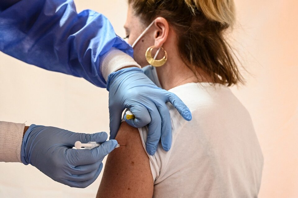 Vacuna de Pfizer: Estados Unidos también estudia casos de miocarditis en preadolescentes y jóvenes (Fuente: AFP)