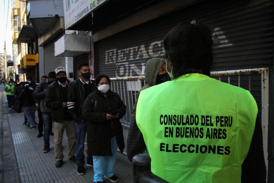 Hubo nueve colegios electorales habilitados para votar en Argentina. (Fuente: Télam)