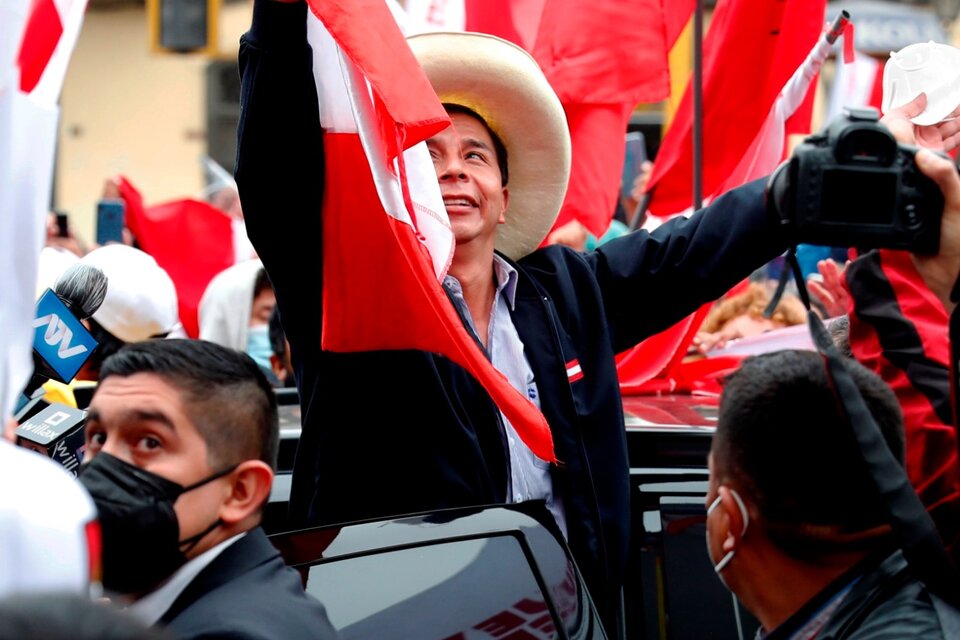 Elecciones en Perú: Pedro Castillo, a punto de cantar victoria. (Fuente: EFE)