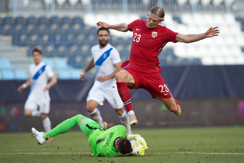 La Noruega de Haaland cayó 2-1 este domingo ante Grecia en un amistoso (Fuente: AFP)