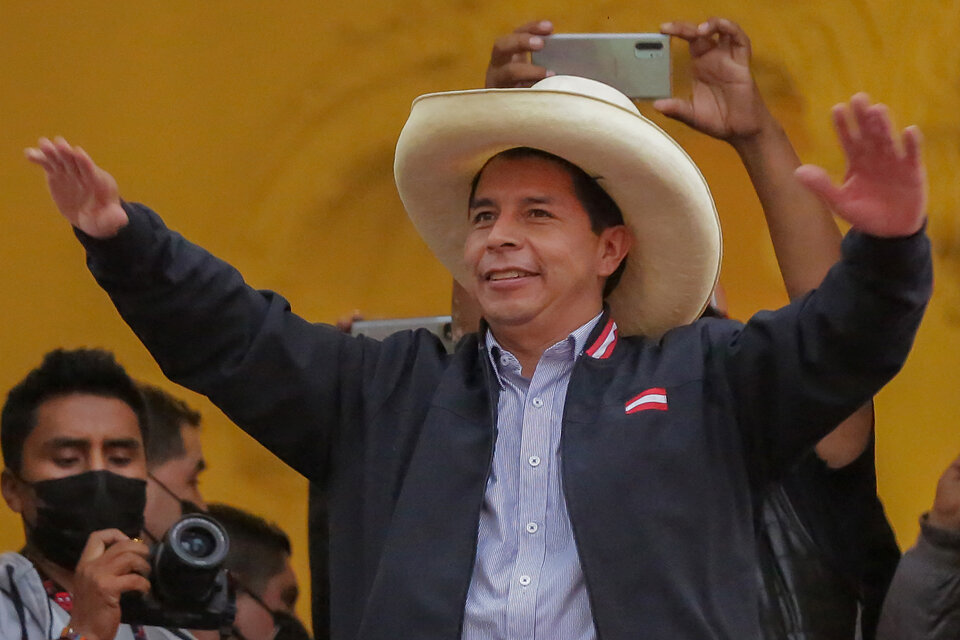 Pedro Castillo, tiunfador aun sin confirmación oficial. (Fuente: AFP)