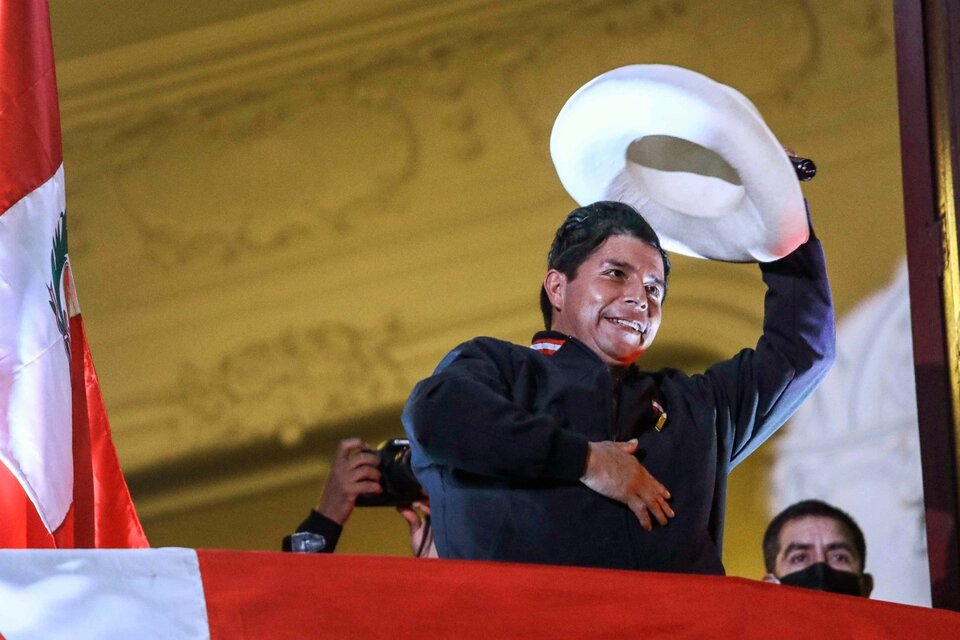 El virtual presidente electo del Perú, Pedro Castillo, tuvo reflejos rápidos para frenar el fraude. (Fuente: EFE)