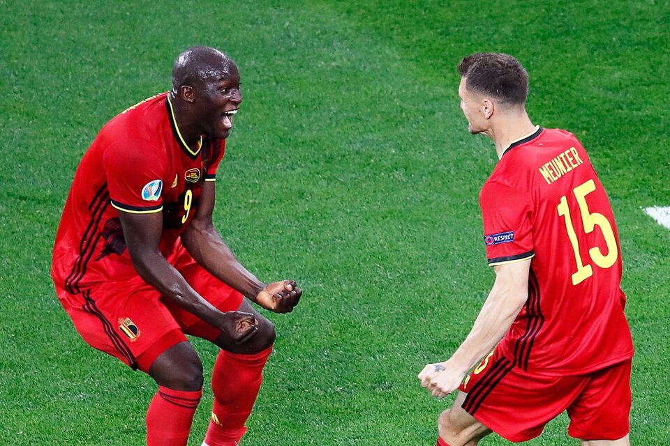 El belga Lukaku festeja uno de sus goles (Fuente: AFP)