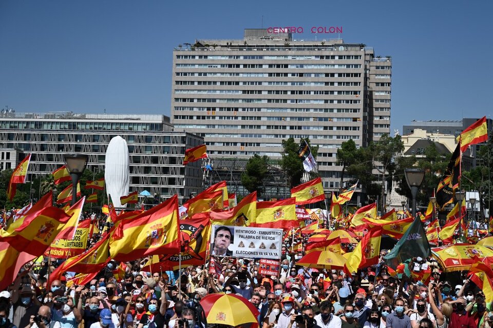 Unas 126.000 personas según la Policía se manifestaron en la céntrica plaza madrileña de Colón. (Fuente: AFP)