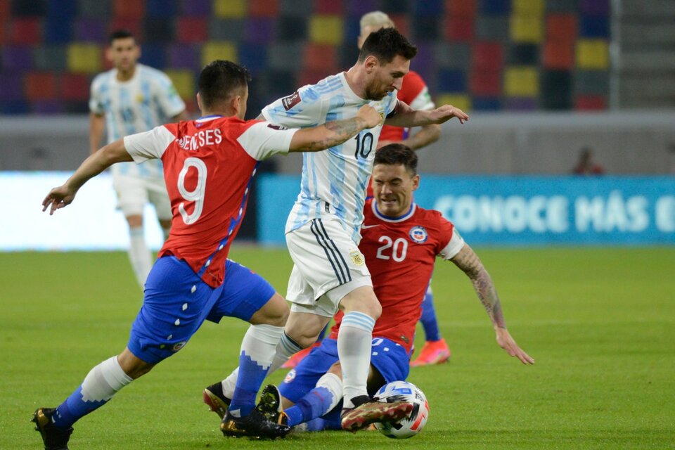 Messi ante Chile, un clásico de cada Copa América (Fuente: Fotobaires)