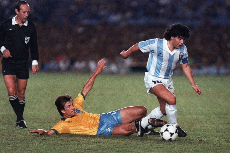 Maradona en acción durante la Copa América de 1989, una de las tres que disputó (Fuente: AFP)