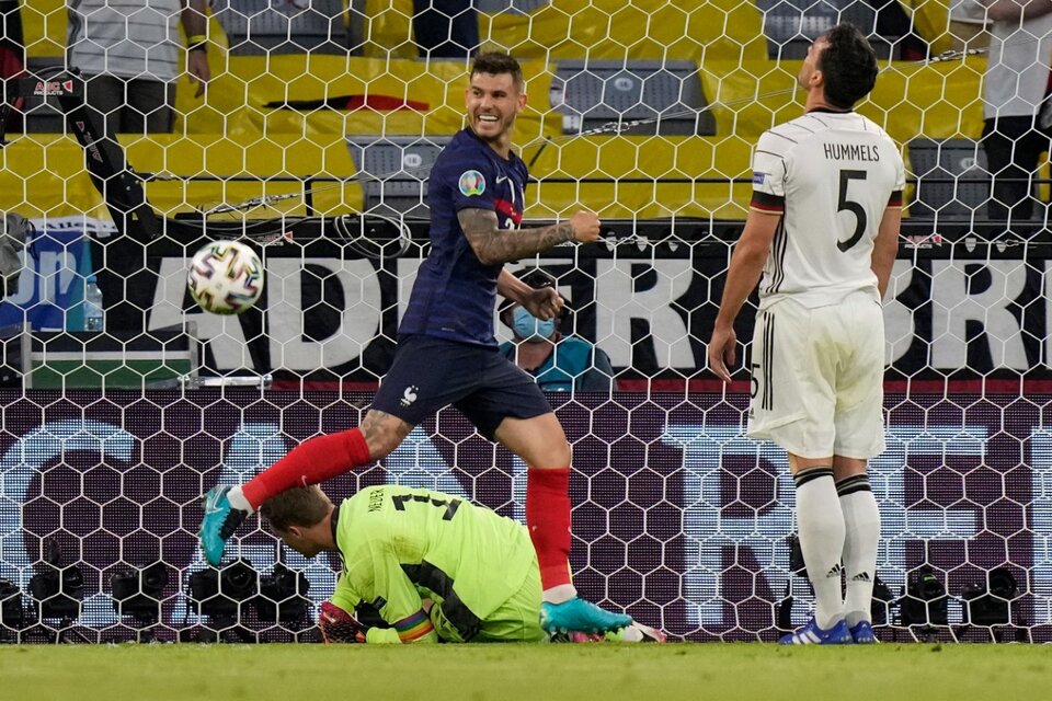 Hummels se lamenta por el error que devino en el 1-0 (Fuente: AFP)