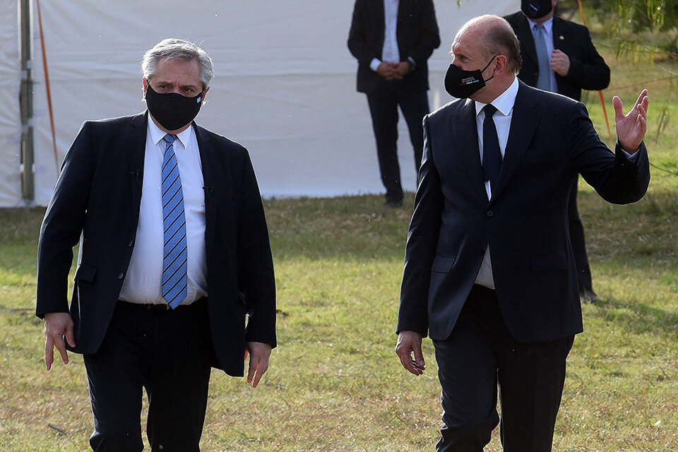 El presidente y Perotti repasaron la situación sanitaria de Santa Fe. (Fuente: Sebastián Granata)