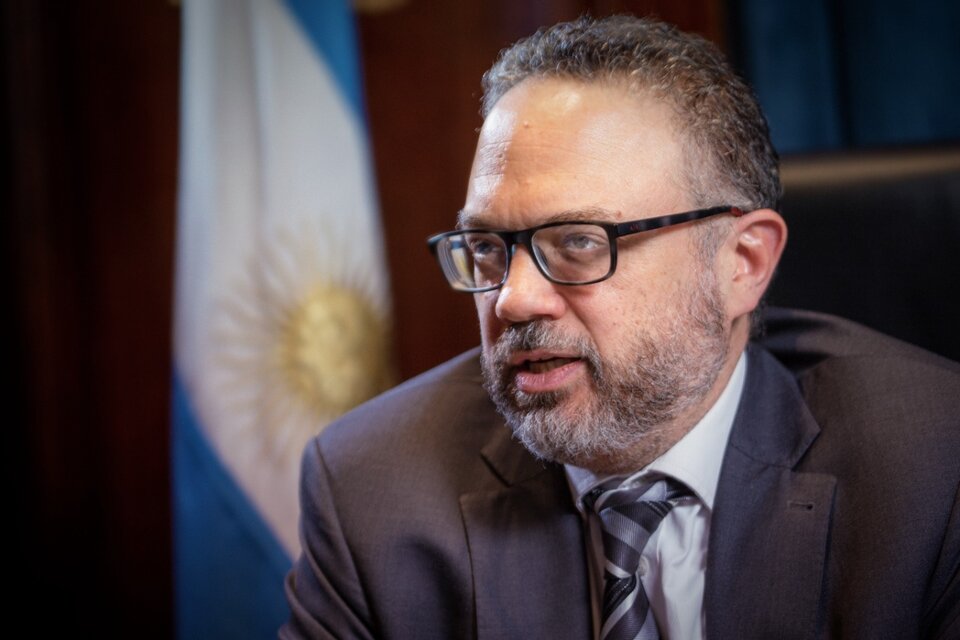 "Es una buena oportunidad para nosotros exportar más, pero siempre cuidando la mesa de los argentinos", dijo el ministro de Producción