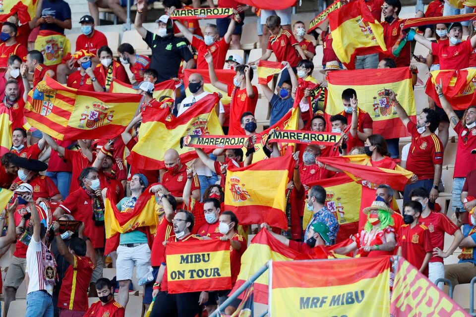 Los aficionados podrán volver a los estadios en España (Fuente: AFP)