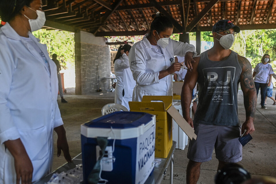 La campaña de vacunación en Brasil quedó manchada por la denuncia de sobrefacturación  (Fuente: AFP)
