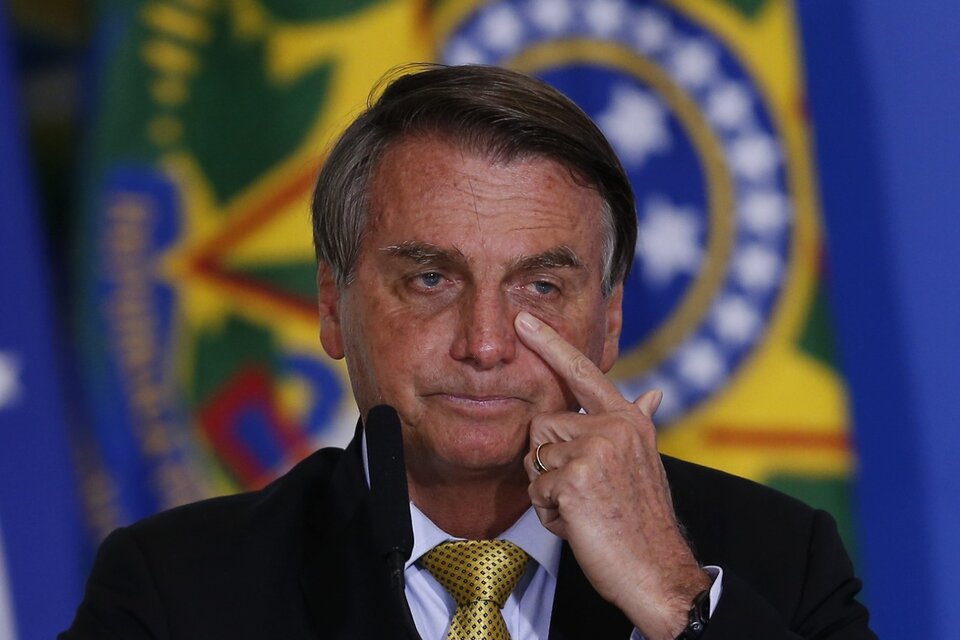 Bolsonaro echó al fincionario responsable por la compra cuestionada.   (Fuente: Xinhua)