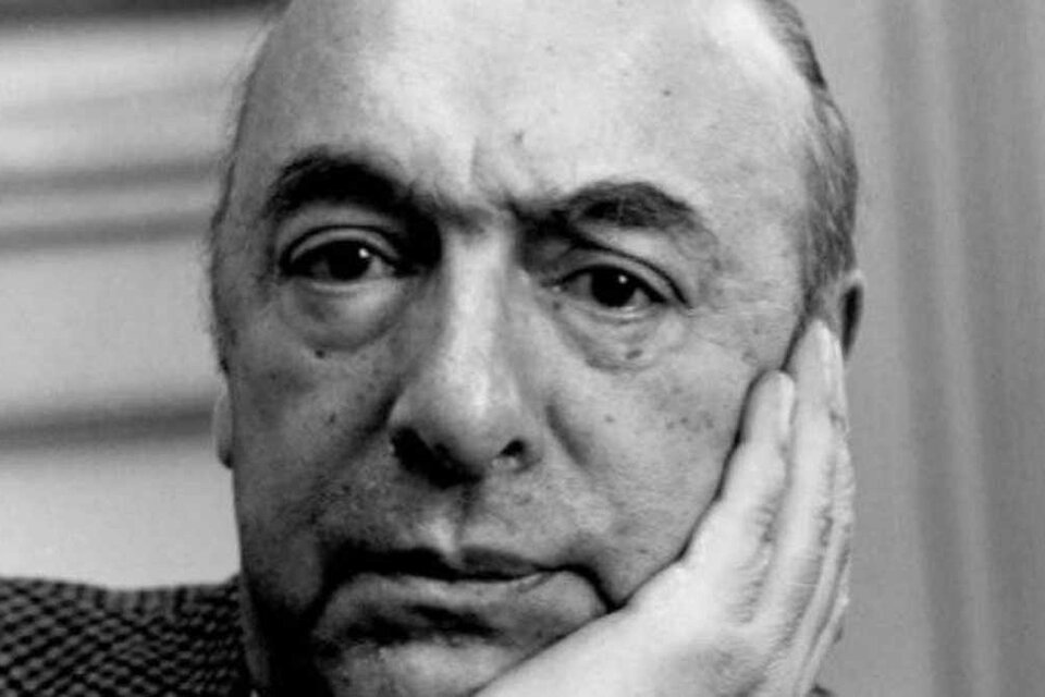 En 1904 nace Ricardo Eliécer Neftalí Reyes Basoalto en Chile. Será universalmente conocido como Pablo Neruda.