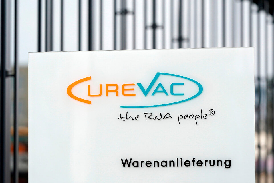 La vacuna alemana CureVac demostró una eficacia del 48 por ciento (Fuente: EFE)