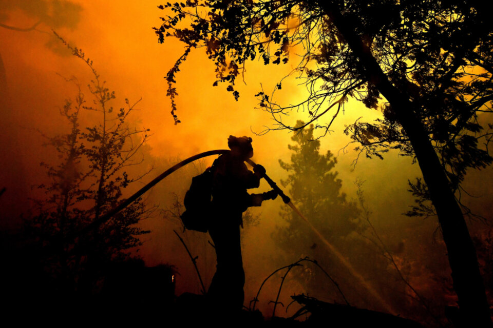 Lava Fire: el incendio en California que ya obligó la evacuación de 8 mil personas (Fuente: EFE)