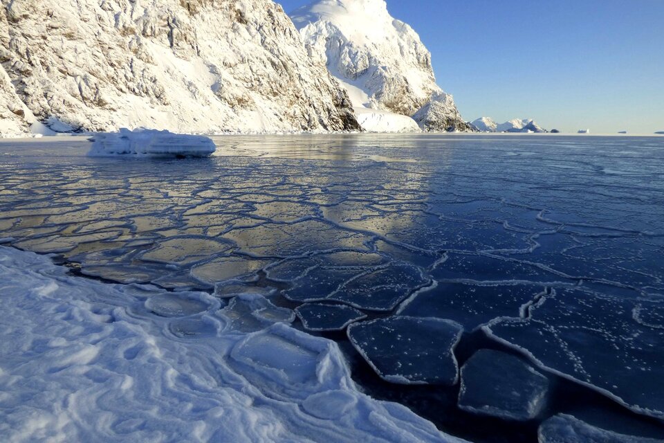 El record de calor en la Antártida se registró este año en la Base Esperanza. (Fuente: OMM)