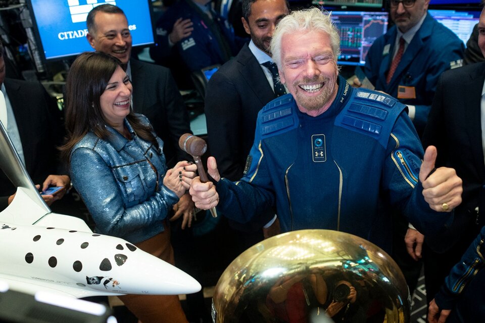 Richard Branson irá al espacio en una nave de su compañía Virgina Galactic el 11 de julio, nueve días antes que Jeff Bezos (Fuente: AFP)