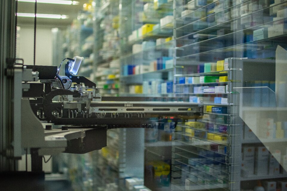 En el país ya hay 53 robots en farmacias. (Fuente: Télam)