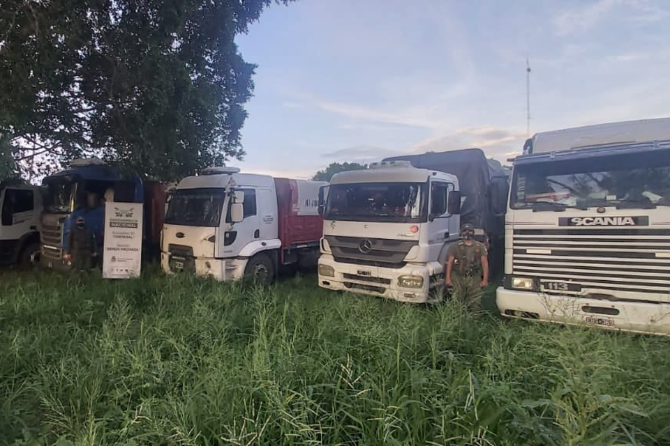 Camiones con poroto de soja secuestrados en febrero. 