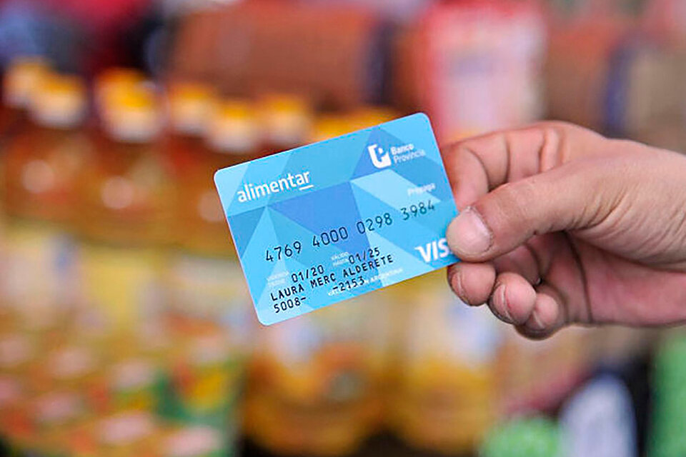 Este jueves 16 de julio recibirán el pago de 12.000 pesos extra los beneficiarios de la Tarjeta Alimentar que tengan el plástico.