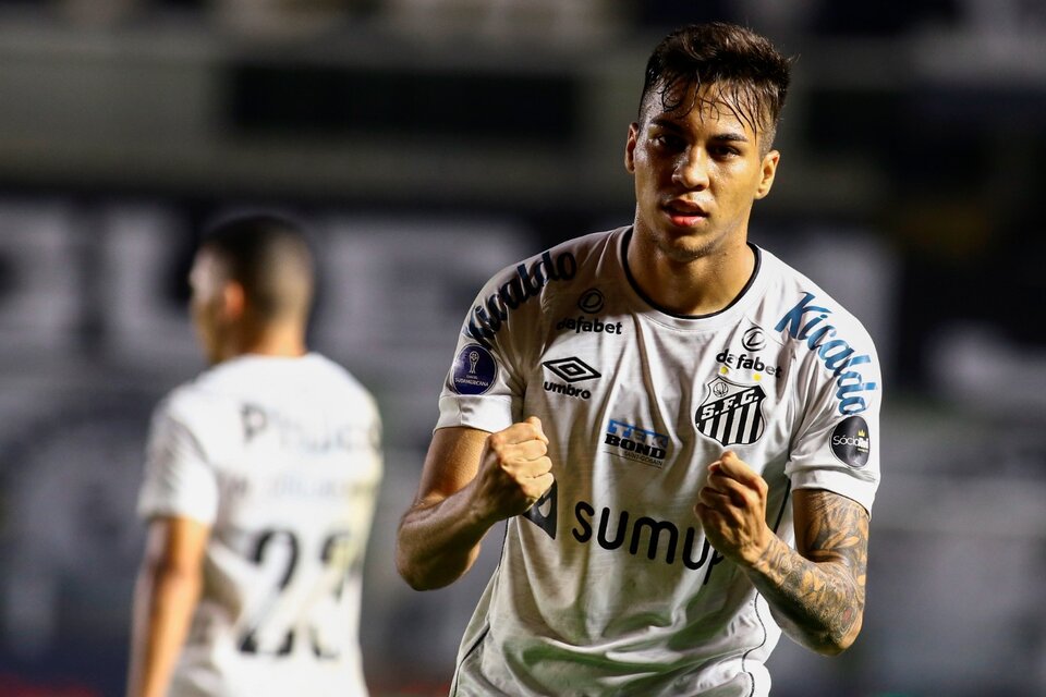 Kaio Jorge festeja el gol de Santos (Fuente: EFE)
