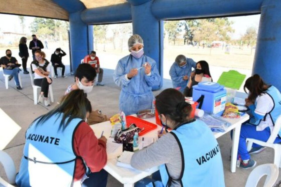 Uno de los centros de vacunación en el Parque Bicentenario. 