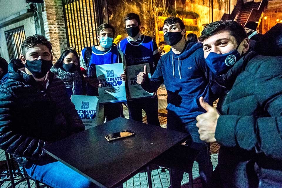 En zonas como Pinchincha se aprovechó para instar a la vacunación de los sub-30.