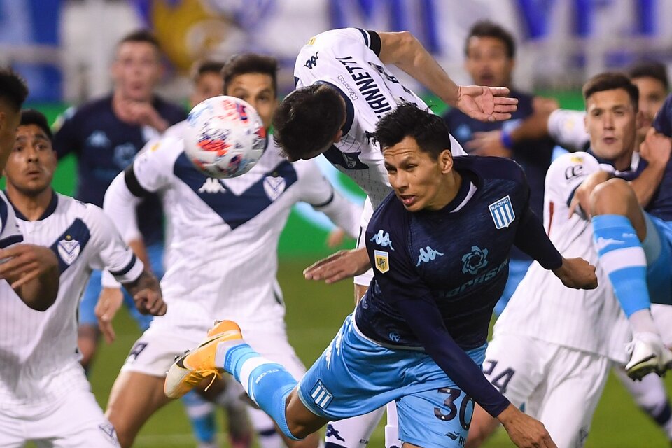 Vélez y Racing presentaron formaciones con muchos suplentes en el empate del sábado (Fuente: Télam)