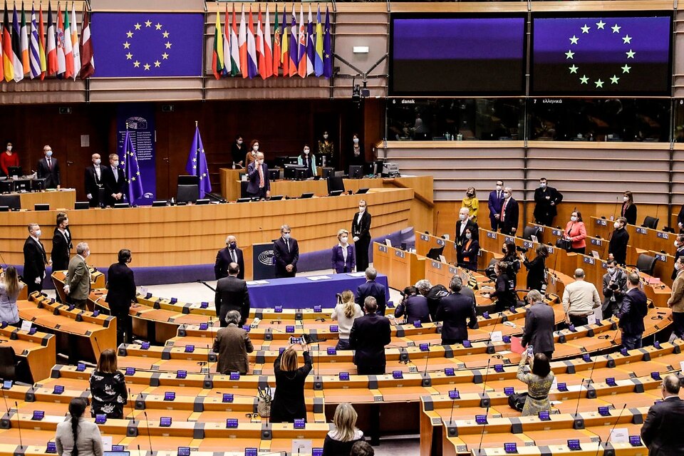 La propuesta de la CE debe pasar por el Parlamento Europeo. (Fuente: EFE)