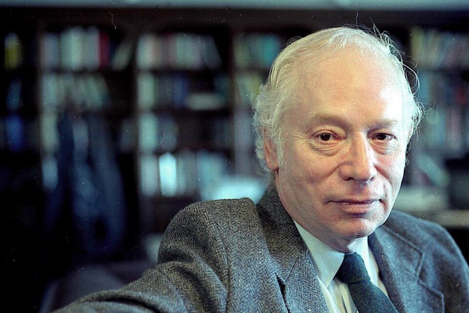 Steven Weinberg ​ fue un físico estadounidense que ganó en 1979 el Premio Nobel de Física.