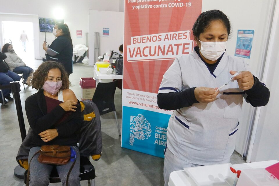 Argentina podría contar con unos 20 millones de dosis de vacunas en agosto, lo que se constituiría en un nuevo récord ya que en julio terminarán llegando cerca de 16 millones. (Fuente: Leandro Teysseire)