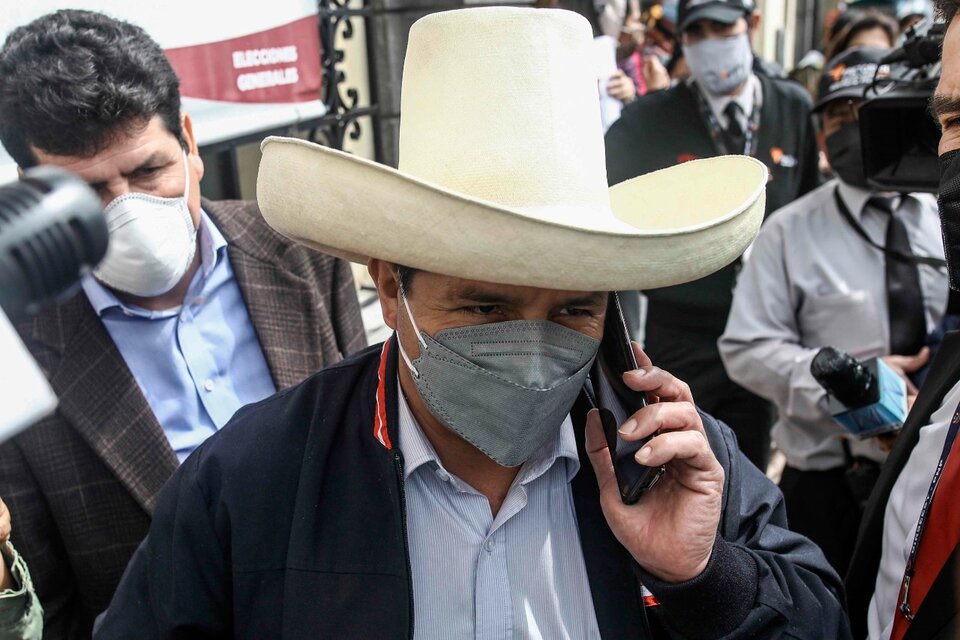 Castillo llega al día de su jura sin que se conozca su gabinete ministerial. (Fuente: EFE)