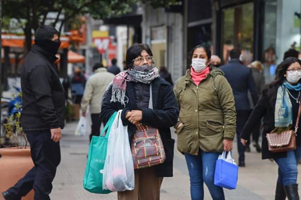 Mientras en el sur de Brasil cayó nieve, en ciudades del norte argentino se registraron temperaturas mínimas históricas.