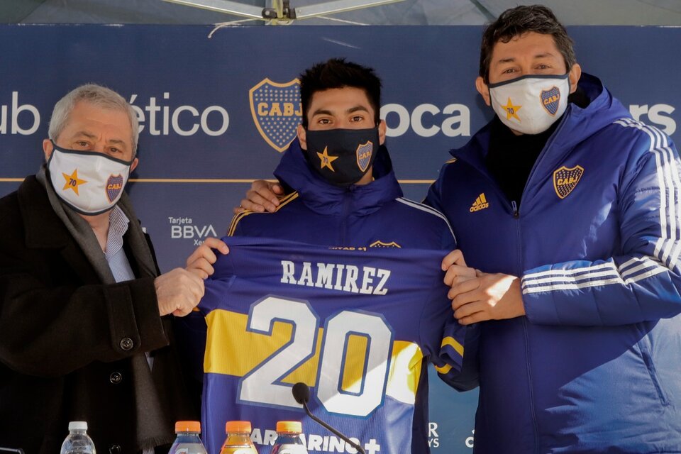 Juan Ramírez, entre Jorge Ameal y Jorge Bermúdez (Fuente: Télam)