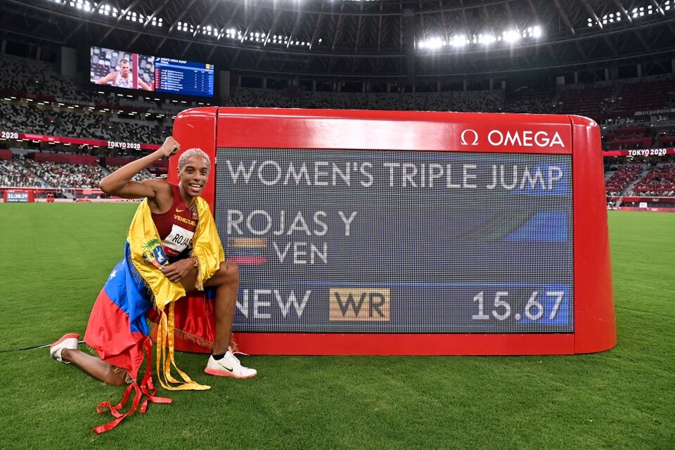 La venezolana Yulimar Rojas, oro en salto triple y récord mundial (Fuente: AFP)