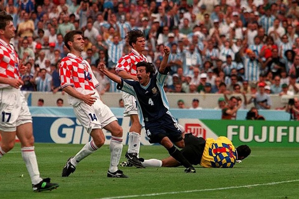 Pineda festeja su gol en el Mundial de Francia 1998 (Fuente: AFP)