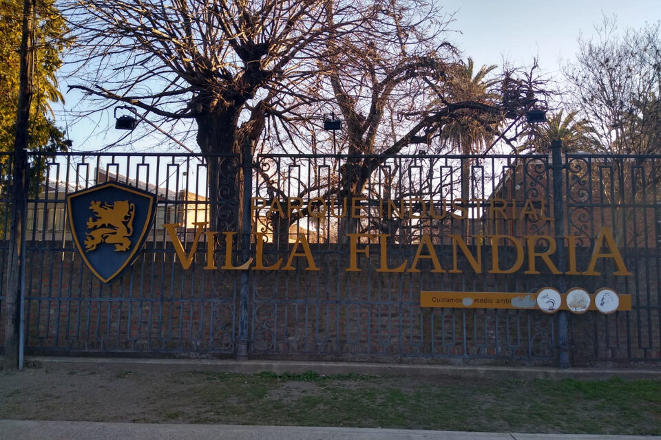 El ingreso al Parque Industrial de Villa Flandria, donde funcionó Linera Bonaerense.
