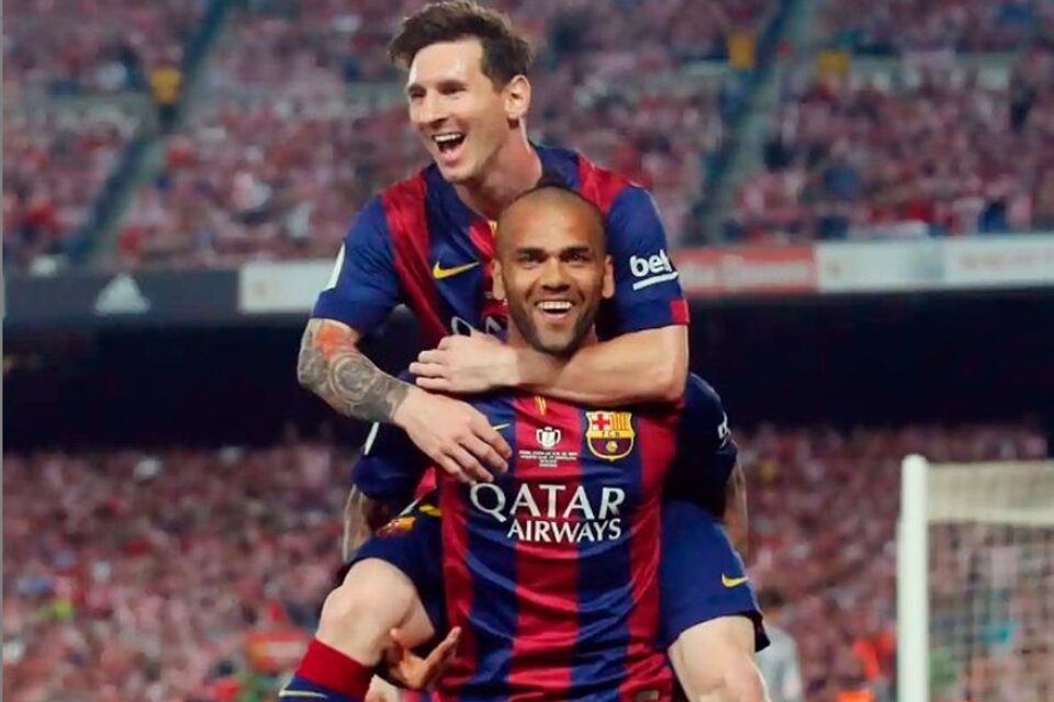 La imagen de Dani Alves y Lionel Messi que el brasileño eligió para ilustrar el posteo con su mensaje para el argentino en Instagram.