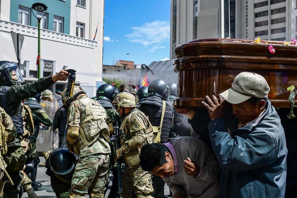 Pese a que Mauricio Macri niega el contrabando de armas a Bolivia, en las próximas horas, estará terminado el sumario interno de la Gendarmería.  (Fuente: AFP)