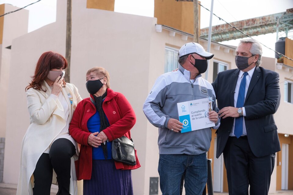 Alberto Fernández y Cristina Kirchner, en el acto de este martes en Isla Maciel. (Fuente: Télam)