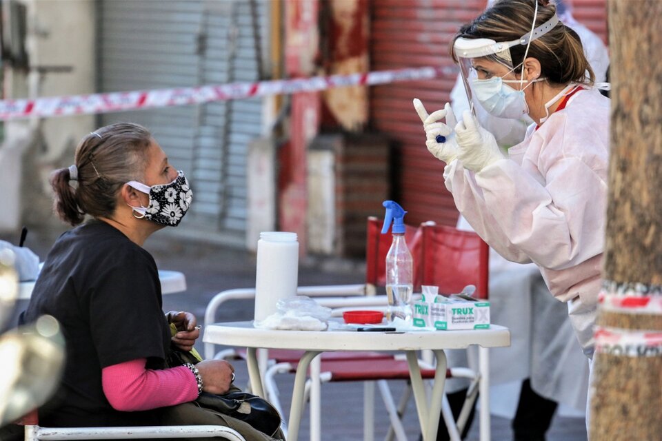 El Ministerio de Salud de Córdoba registró 1.375 casos de coronavirus en las últimas 24 horas. (Fuente: NA)