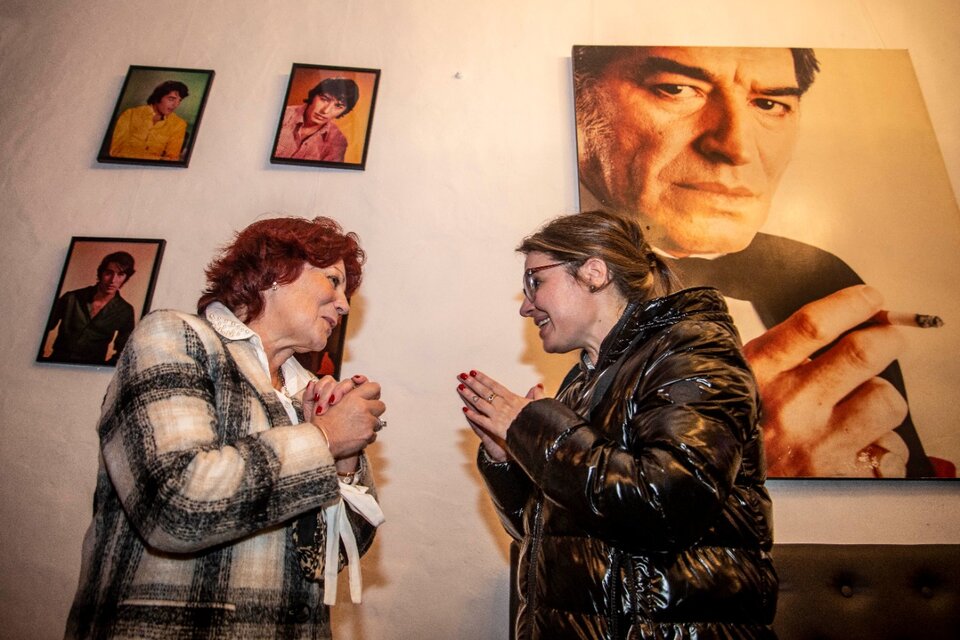 Gisela Marziotta y Olga Garaventa en el homenaje a Sandro. (Fuente: Guido Piotrkowski)