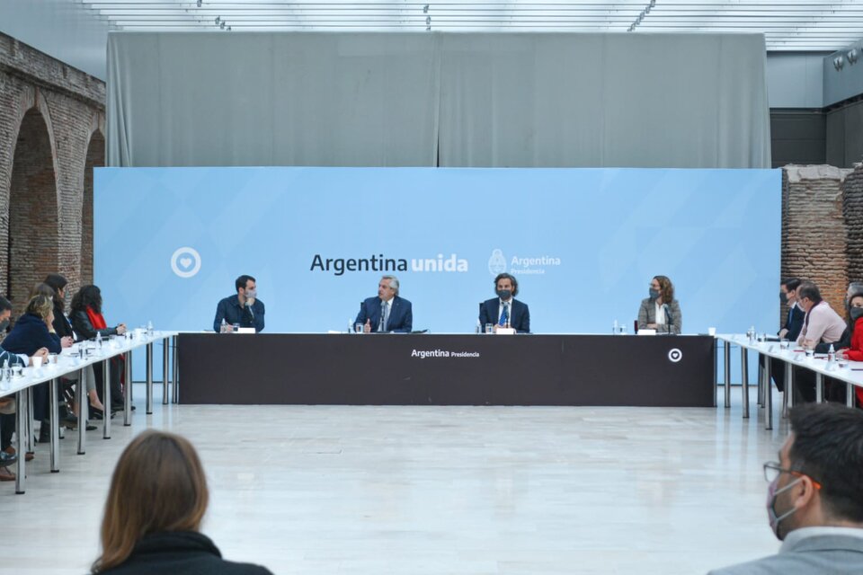 El debate de Alberto Fernández con los intelectuales de Agenda Argentina