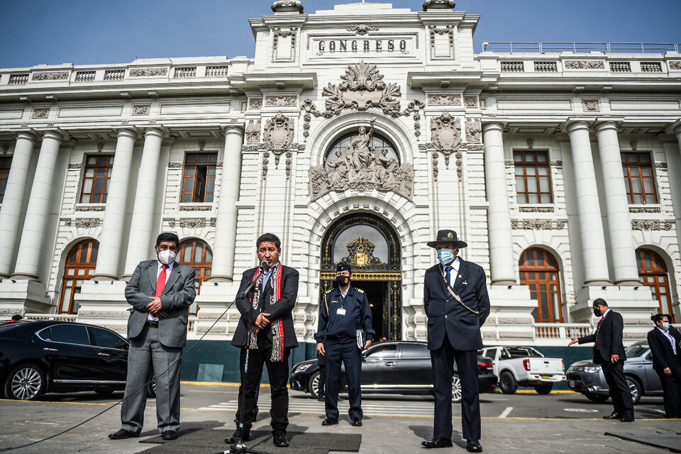El gabinete designado por Castillo logró la confianza del Congreso en Perú (Fuente: AFP)
