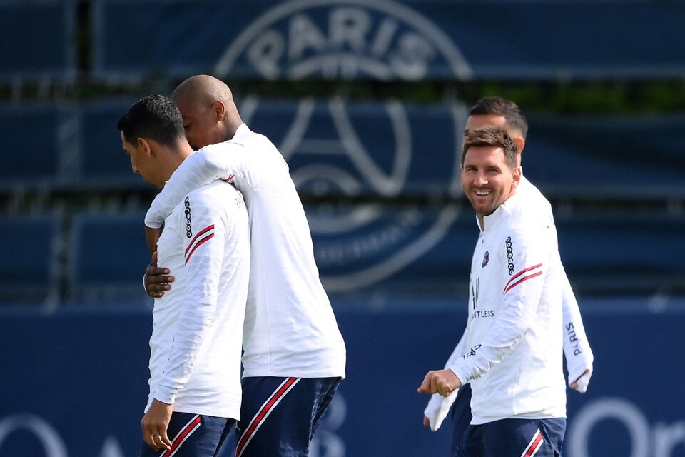 Messi en el último entrenamiento, antes del posible estreno en Reims (Fuente: AFP)
