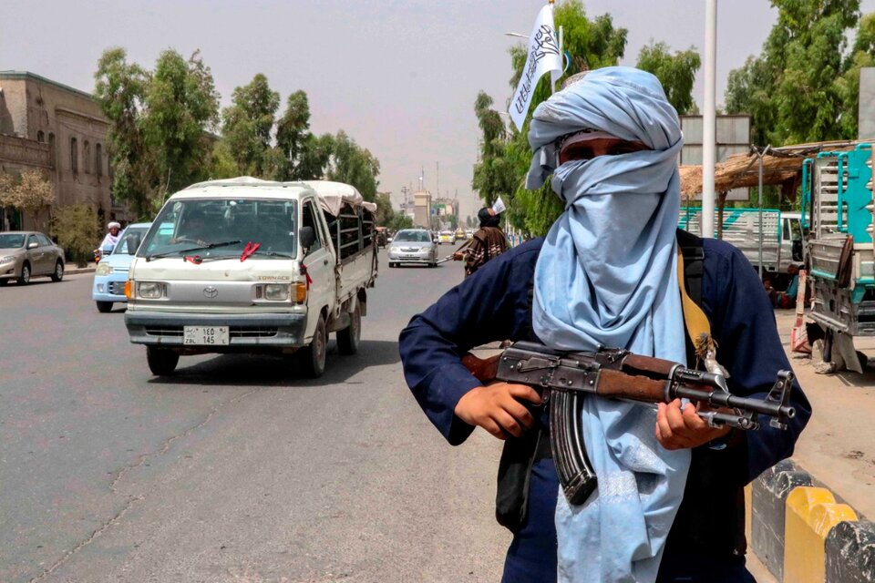 Desde la resistencia en la frontera paquistaní los talibanes tomaron control de todo Afganistán. (Fuente: EFE)