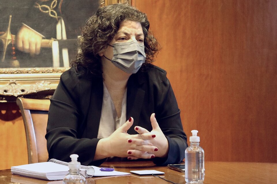 Vizzotti dijo que las aperturas "van a poder sostenerse mientras avance la vacunación y se sostengan algunos cuidados”. (Fuente: NA)
