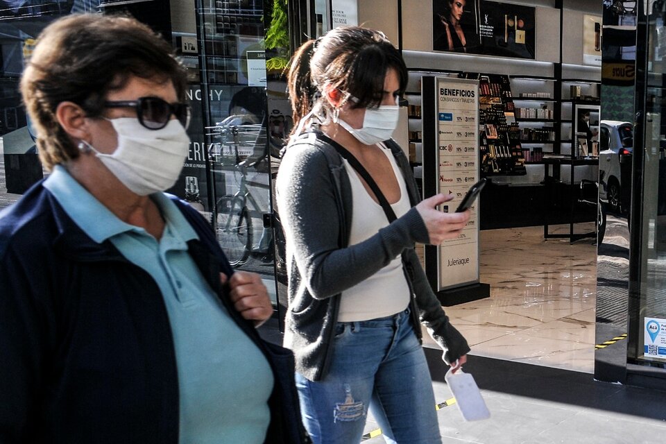 Las fake news sobre covid y vacunas proliferan y los científicos armaron grupos de divulgación para combatirlas. (Fuente: Sandra Cartasso)